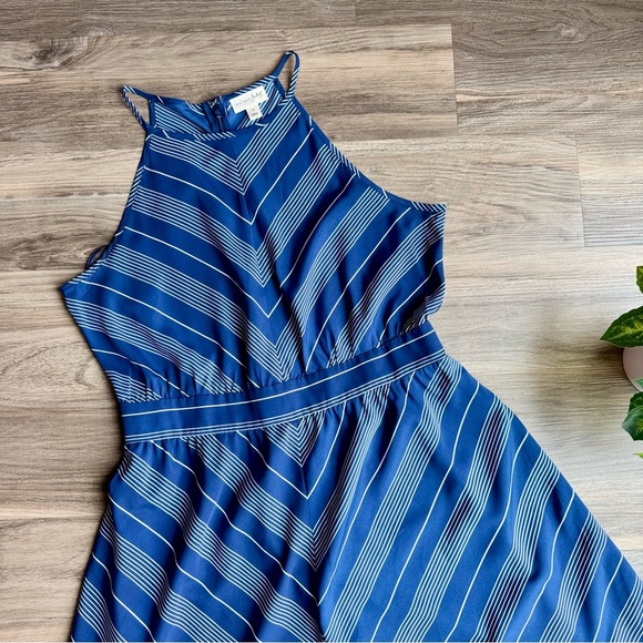Maison Jules Blue Chevron Striped Cinched Waist Halter Flowy Maxi Dress Size 12 - Picture 3 of 13